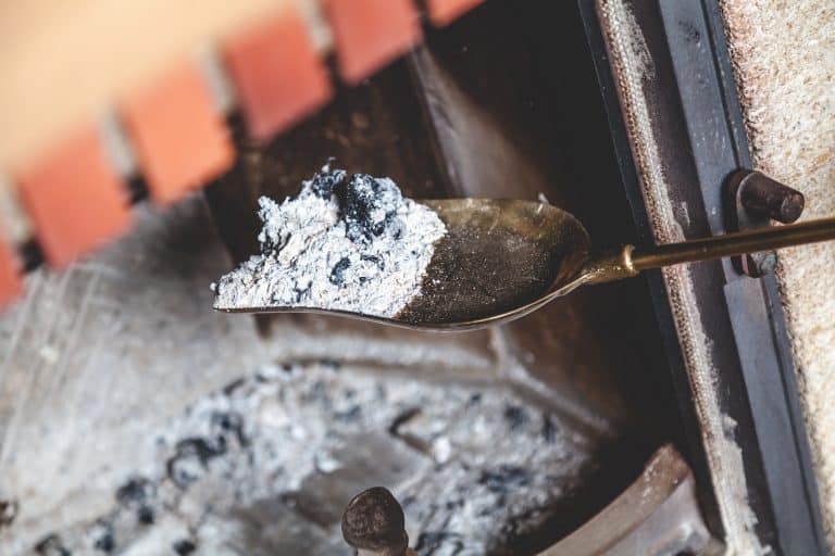 Cleaning ash in the fireplace