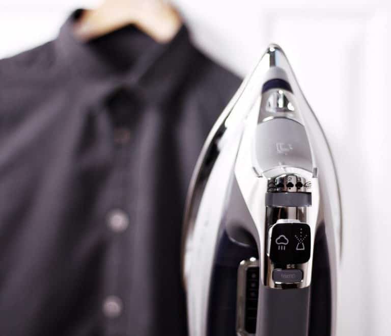 A black and decker iron