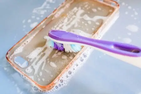 Cleaning silicone with toothbrush